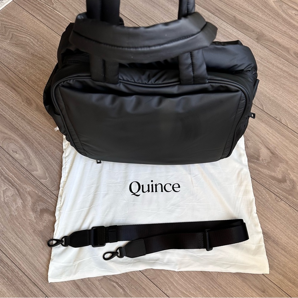 Quince water repellent puff duffle bag in black